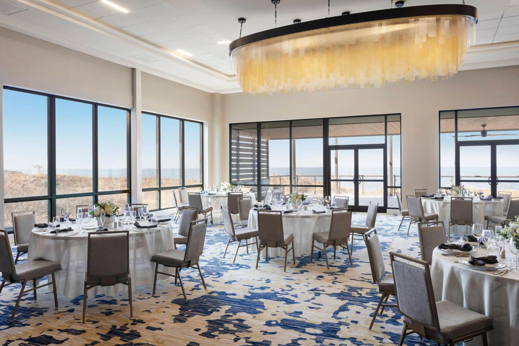 Delta Hotels By Marriott Virginia Beach Waterfront Экстерьер фото