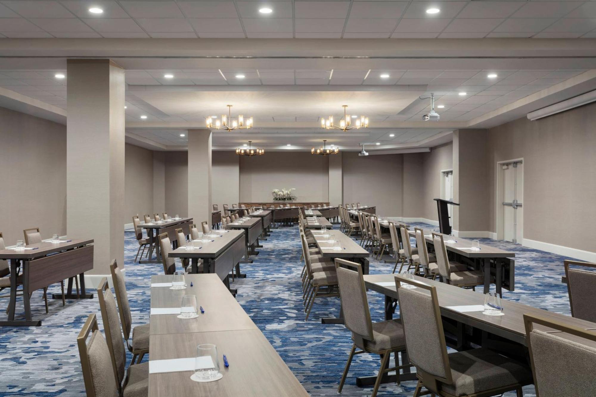 Delta Hotels By Marriott Virginia Beach Waterfront Экстерьер фото
